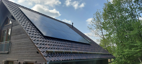Grafik zur Kombination aus Photovoltaik und Brauchwasserwärmepumpe