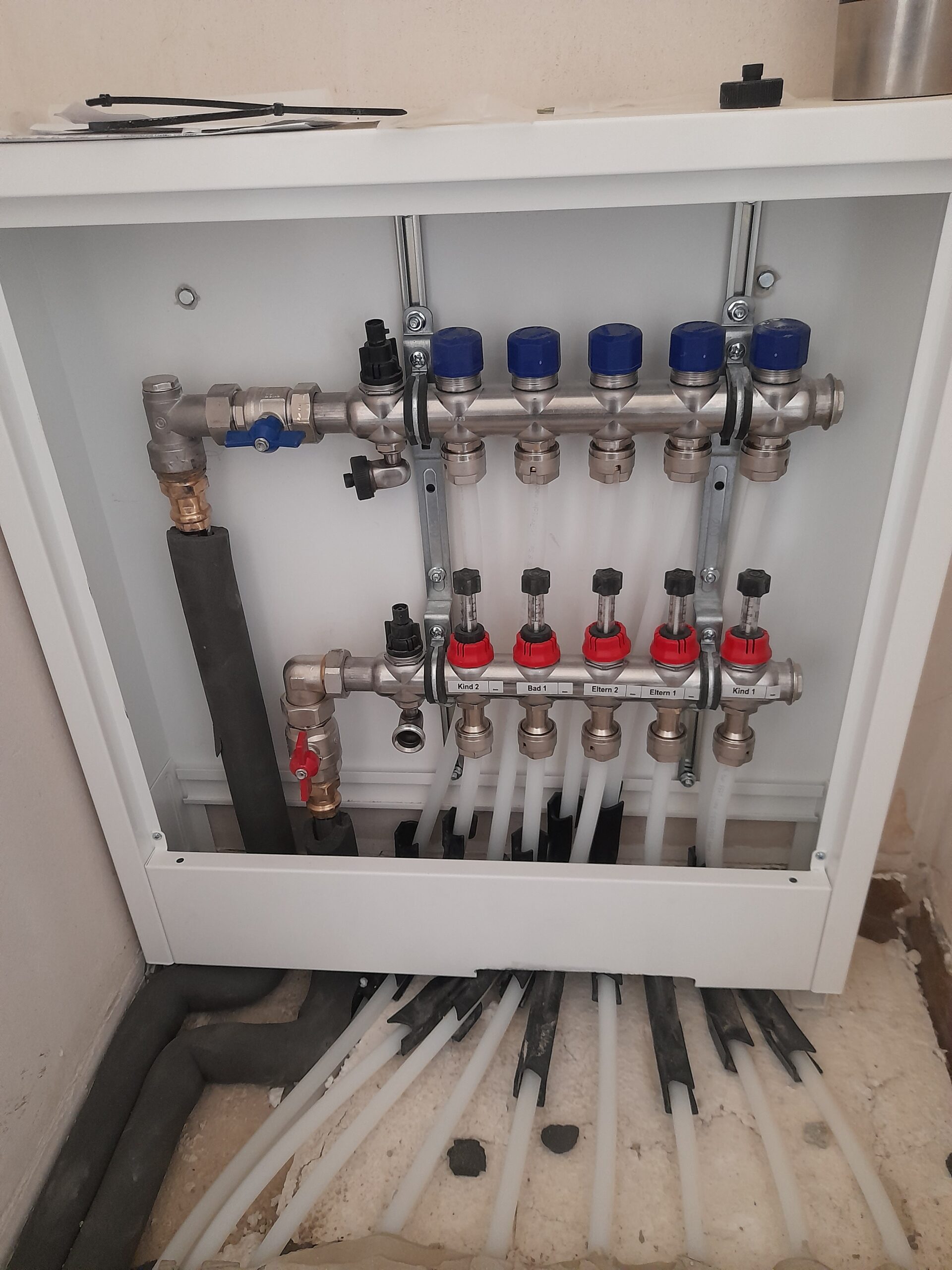 Heizkreisverteiler einer Fußbodenheizung und hydraulischer Abgleich